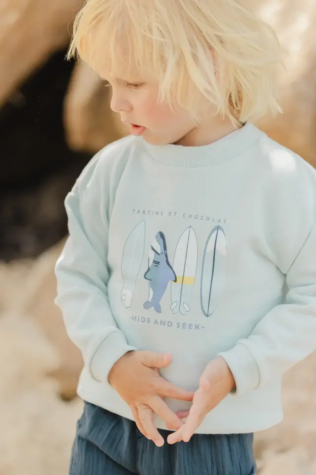 Sweatshirt