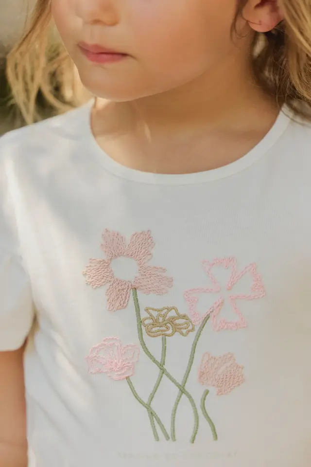 Çiçek Baskılı T-Shirt